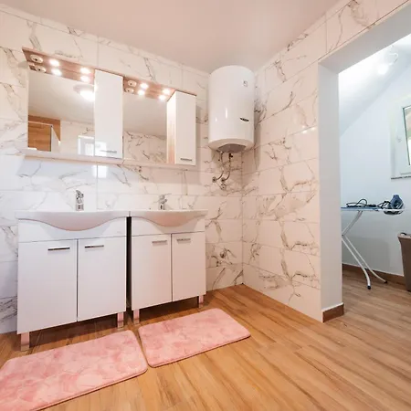 Διαμέρισμα Nora *